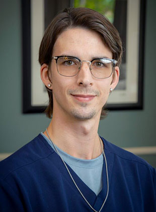 Daniel Schwarz, Client Service Representative